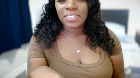 Amoya online show from 27, 9, 2025