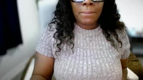 Amoya online show from 27, 10, 2025