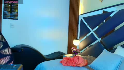 Ambar Ross online show from 24, 4, 2026