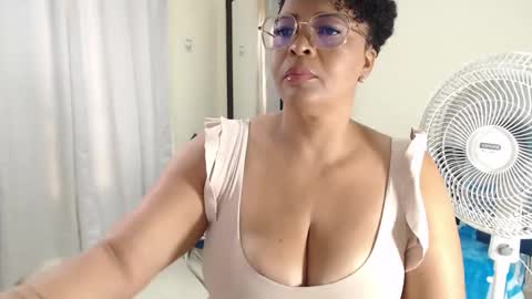 Snapshot of ambarsofhia chatting on 6, 2, 2025 Amber Sofhia online show from 6, 2, 2025