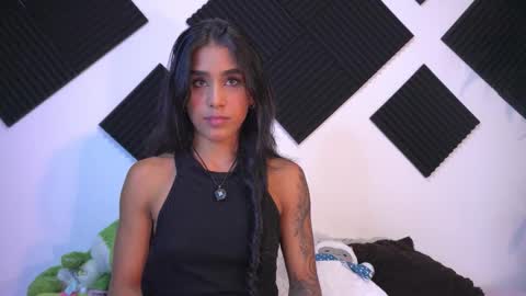 Snapshot of ambeer_rousess chatting on 12, 10, 2025 Amber online show from 12, 10, 2025