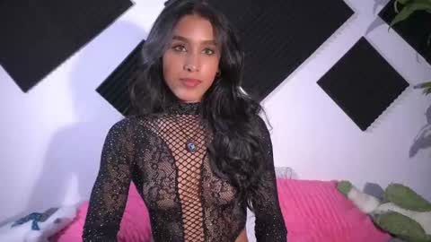 Snapshot of ambeer_rousess chatting on 2, 11, 2025 Amber online show from 2, 11, 2025