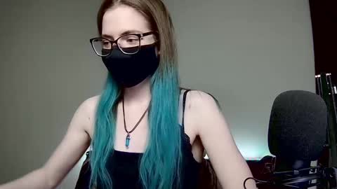 Amber non-nude model online show from 7, 1, 2025