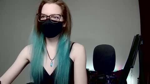 Amber non-nude model online show from 1, 2, 2025