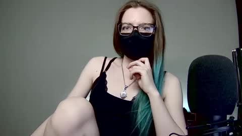 Amber non-nude model online show from 3, 2, 2025