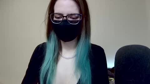 Amber non-nude model online show from 2, 3, 2025