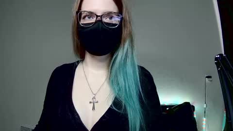 Amber non-nude model online show from 3, 3, 2025