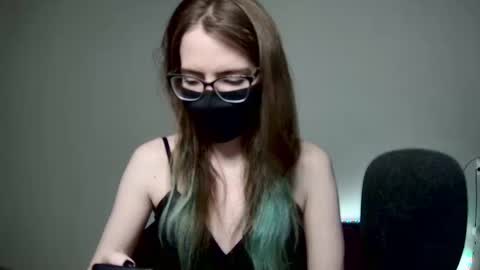 Amber non-nude model online show from 10, 10, 2025