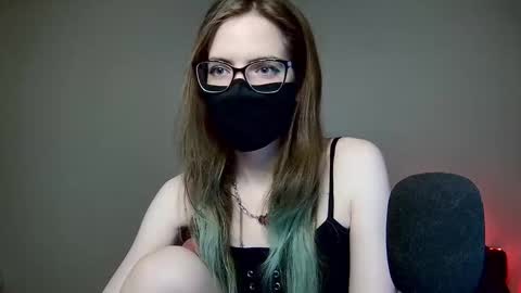 Amber non-nude model online show from 29, 10, 2025