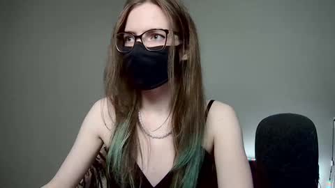 Amber non-nude model online show from 5, 11, 2025