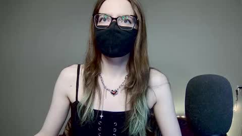 Amber non-nude model online show from 4, 12, 2025