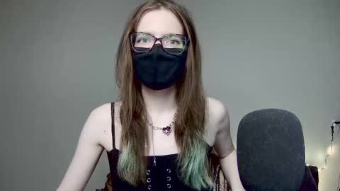 Amber non-nude model online show from 5, 12, 2025