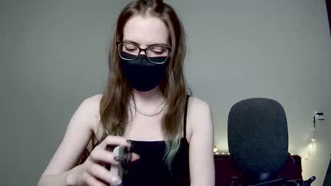 Amber non-nude model online show from 22, 12, 2025