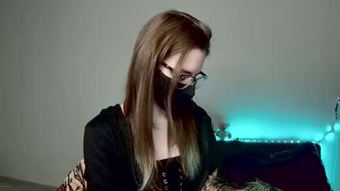 Amber non-nude model online show from 14, 1, 2026