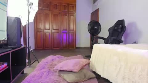 Snapshot of amber_lee20 chatting on 8, 2, 2025 LUISA online show from 8, 2, 2025