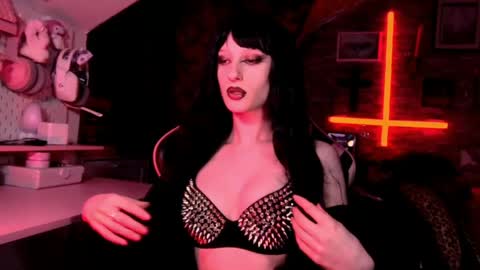 DEMONESS AMBER 666 online show from 23, 5, 2026