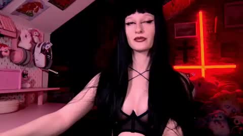 DEMONESS AMBER 666 online show from 9, 6, 2026