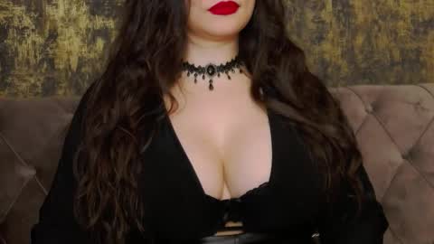 Snapshot of ambercrost chatting on 15, 12, 2025 Goddess Amber online show from 15, 12, 2025