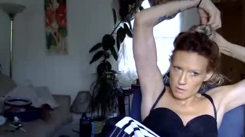 Kaligirll online show from 18, 5, 2026