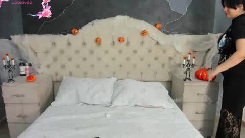 Amber Grey online show from 18, 10, 2025