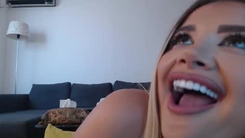 Amberseyes online show from 16, 9, 2025