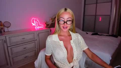Snapshot of ameliablondd chatting on 10, 5, 2026 Ameli online show from 10, 5, 2026