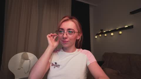 Snapshot of ameliamber0 chatting on 16, 12, 2024 Amelia online show from 16, 12, 2024