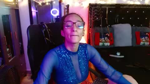 Snapshot of amelie__martinez chatting on 18, 12, 2025 amelie__martinez online show from 18, 12, 2025