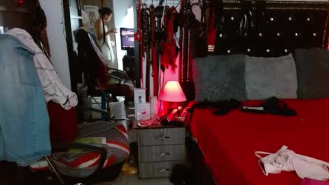 Snapshot of amelie__martinez chatting on 27, 2, 2026 amelie__martinez online show from 27, 2, 2026