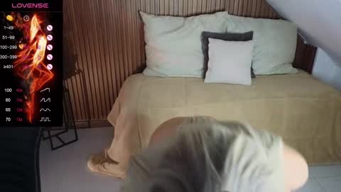 Isabella online show from 10, 3, 2025