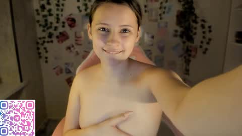 Amelie  James online show from 1, 12, 2024
