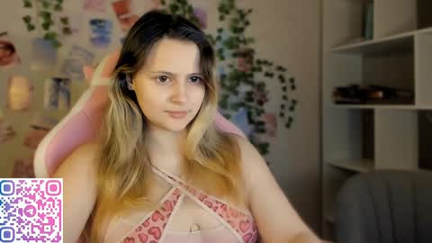 Amelie  James online show from 10, 12, 2024
