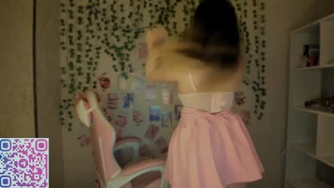 Amelie  James online show from 20, 1, 2025