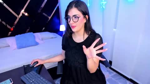 Snapshot of ameliie_saenz chatting on 30, 12, 2024 Ameli online show from 30, 12, 2024