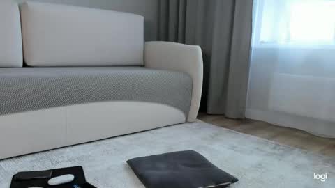 Amelina Love online show from 12, 4, 2026