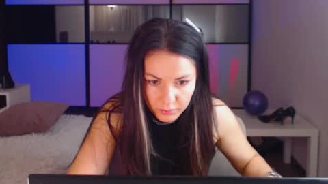 amelinamersi online show from 16, 3, 2026