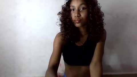 amelisy20005 online show from 25, 4, 2026