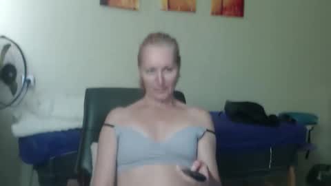 amelly777 online show from 17, 4, 2026