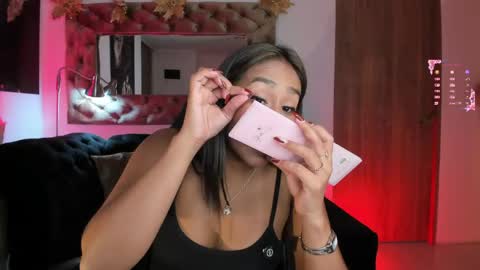 Snapshot of amelyamann chatting on 7, 5, 2026 online show from 7, 5, 2026
