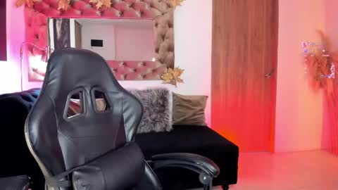 Snapshot of amelyamann chatting on 12, 5, 2026 online show from 12, 5, 2026