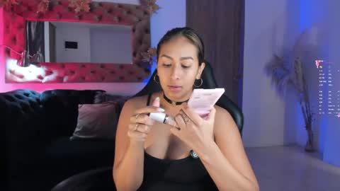 Snapshot of amelyamann chatting on 5, 6, 2026 online show from 5, 6, 2026