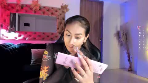Snapshot of amelyamann chatting on 12, 6, 2026 online show from 12, 6, 2026