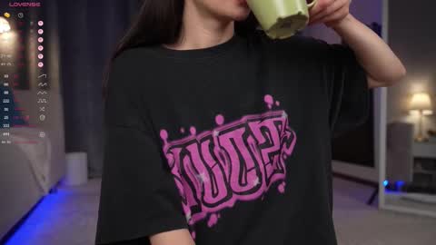 Snapshot of amelyxxx chatting on 13, 9, 2025 Amy online show from 13, 9, 2025