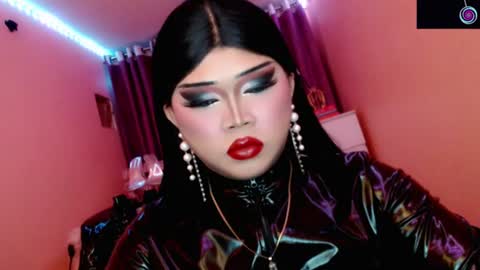 Queen Mireska online show from 8, 6, 2026
