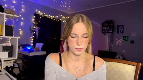 Amily online show from 19, 4, 2026