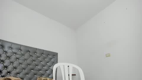 Snapshot of amir_mikelsen chatting on 3, 2, 2025 Mikelsen online show from 3, 2, 2025