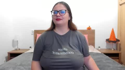 Amira Vyxen online show from 24, 11, 2025