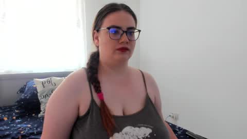 Snapshot of amiravyxen chatting on 19, 5, 2026 Amira Vyxen online show from 19, 5, 2026