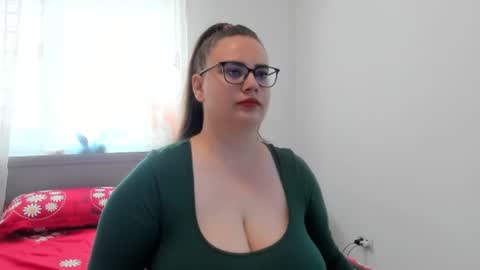 Snapshot of amiravyxen chatting on 8, 6, 2026 Amira Vyxen online show from 8, 6, 2026