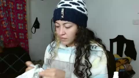 Snapshot of amitlu_ chatting on 2, 12, 2024 amitlu_ online show from 2, 12, 2024